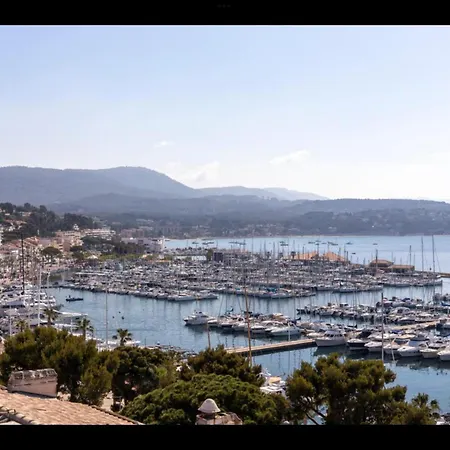 T2 Ideal 2 Etoiles Apartament *