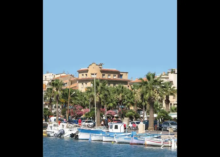 T2 Ideal 2 Etoiles * Bandol