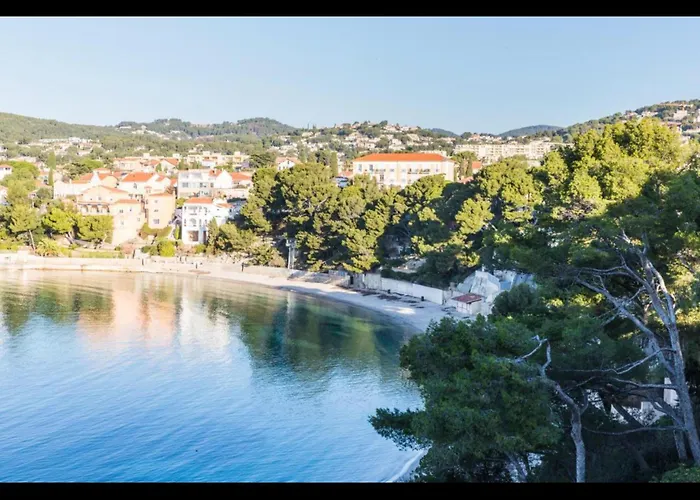 T2 Ideal 2 Etoiles * Bandol
